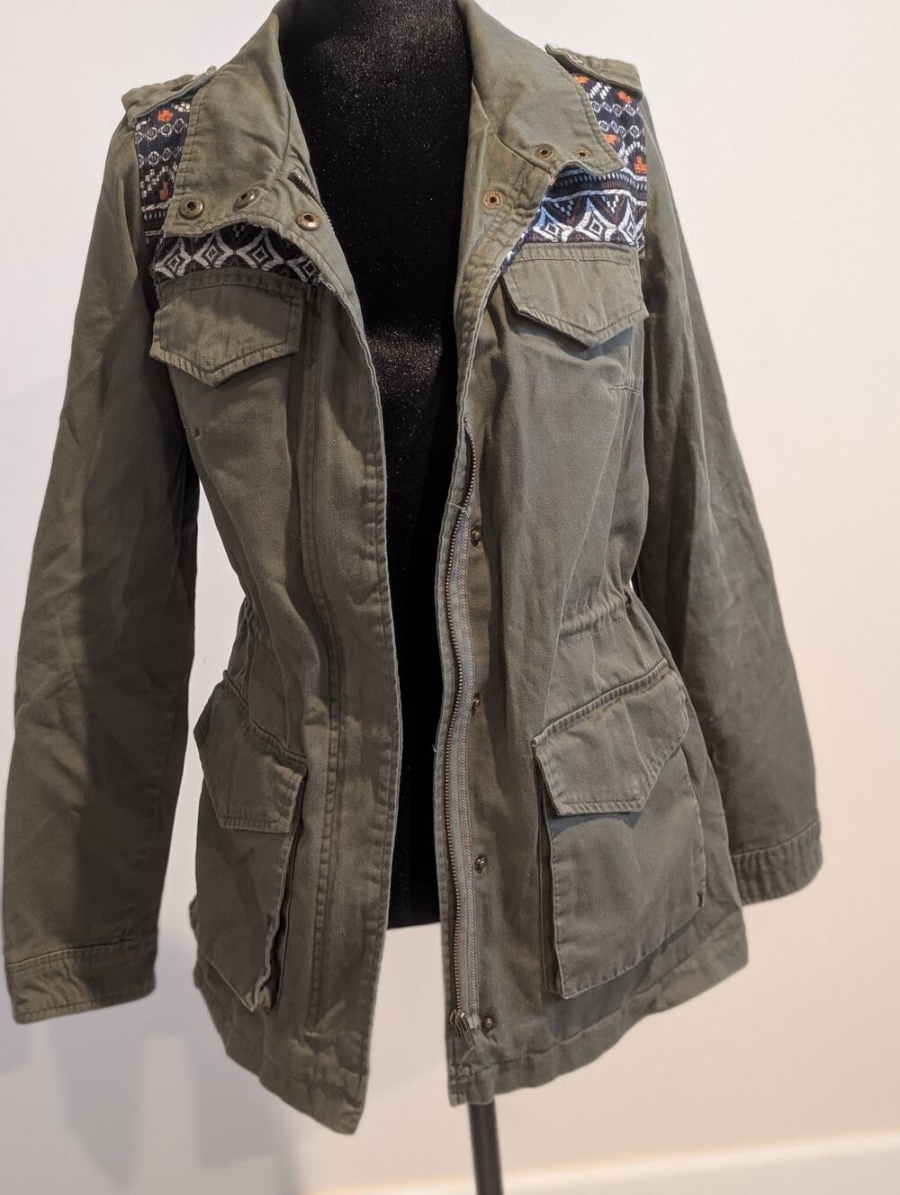 Casual Military Style Jacket Khaki Green w Aztec Print M